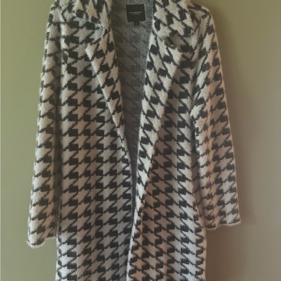 Stylish Black and White Liverpool Women's Coat - Picture 2 of 2